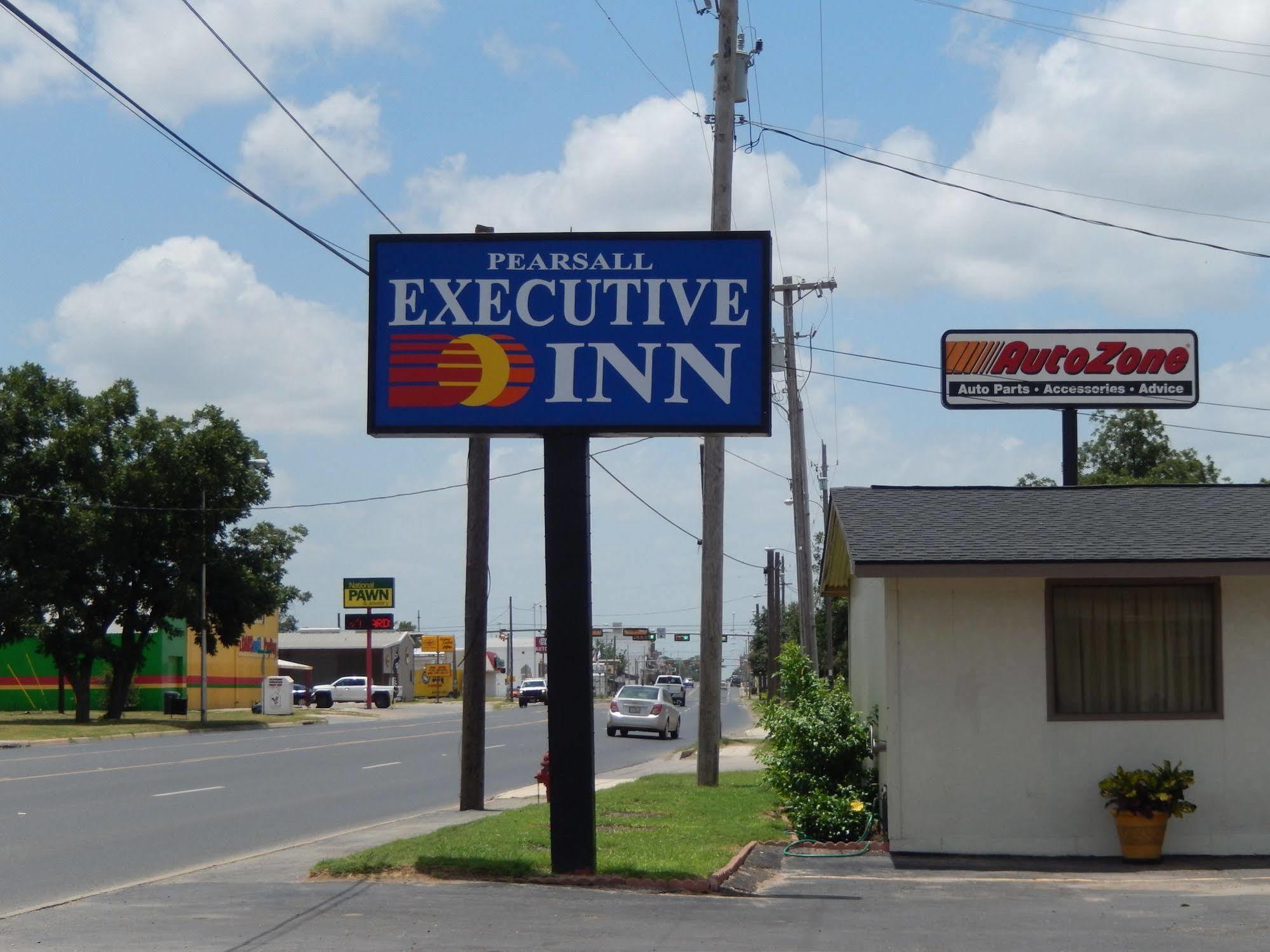 Executive Inn Pearsall Exteriör bild